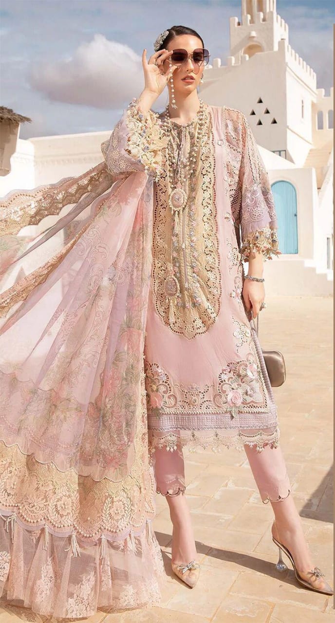 We're thrilled to present the most elegant outfit from MARIA.B's Luxury Chicken Kari Collection