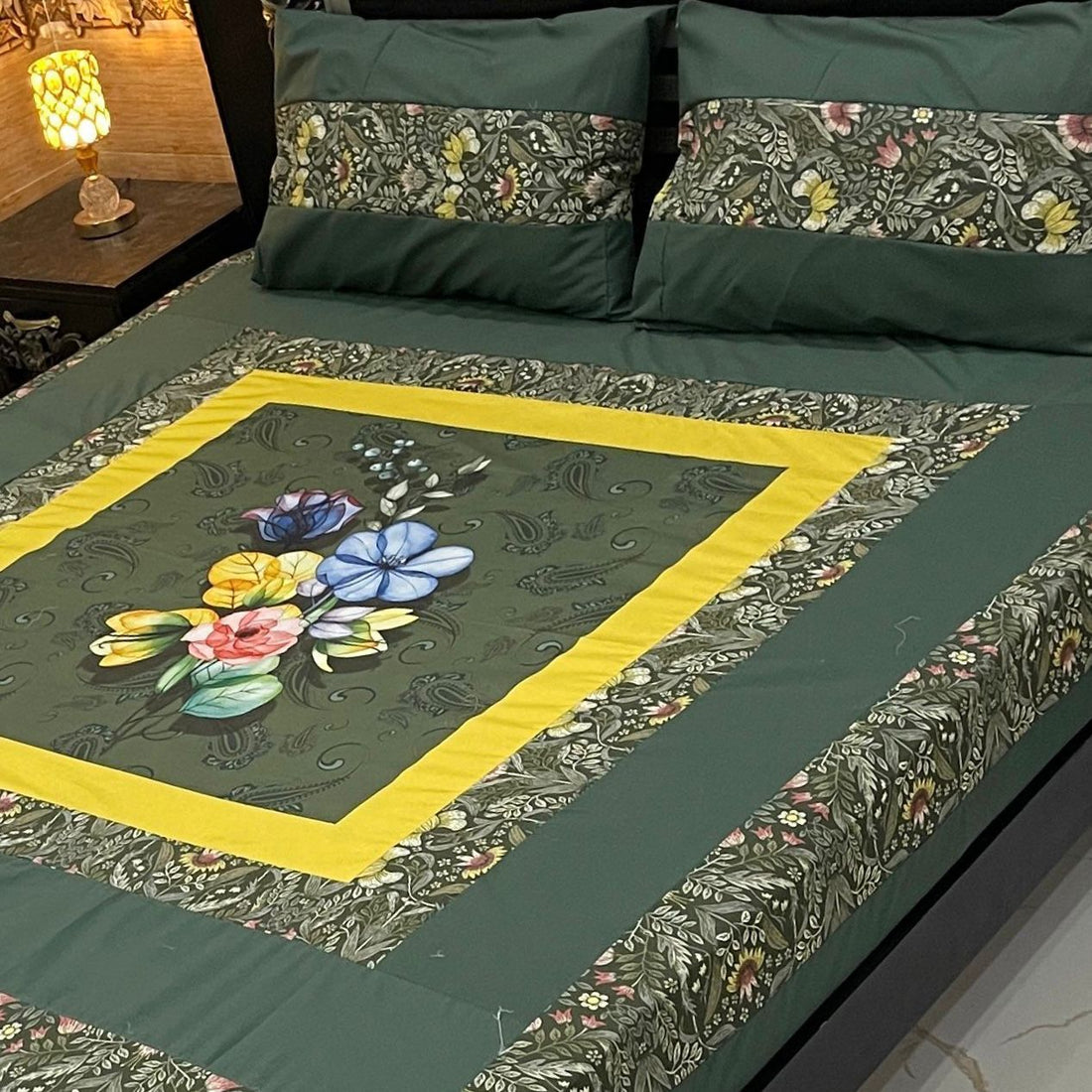 Digital gold panel bedsheet