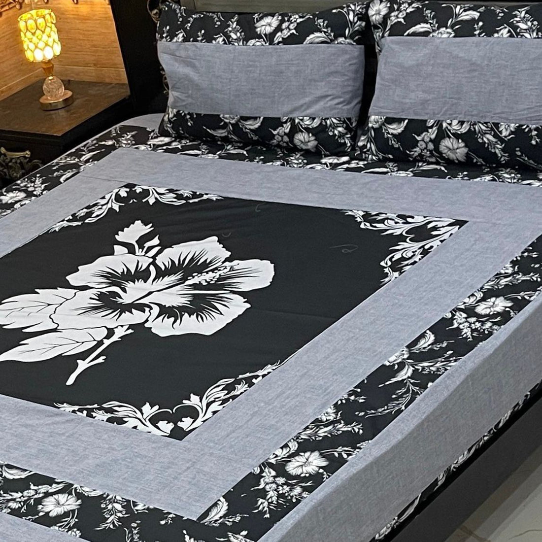 Digital gold panel bedsheet