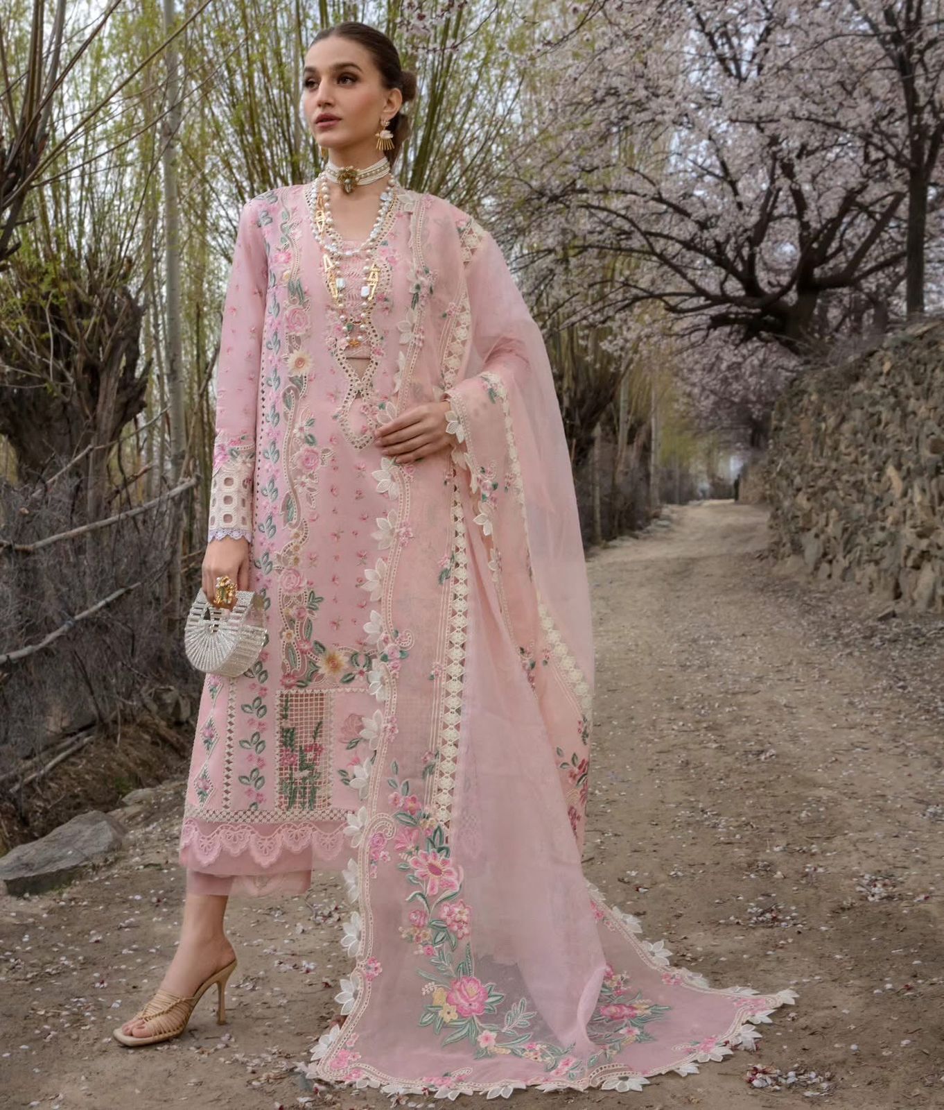 Full Heavy Luxury Lawn with Embroidered Chikenkari Collection