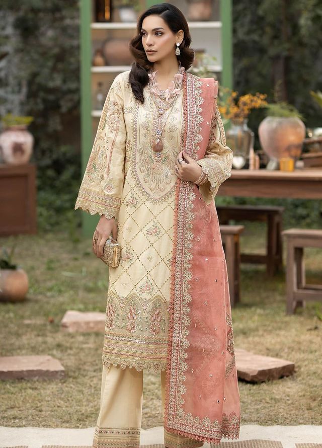 Full Heavy Embroidered Lawn Chickenkari Collection